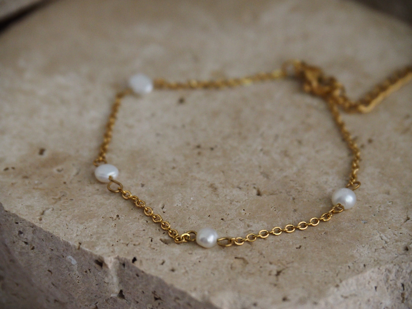 Moonlit Pearl Bracelet